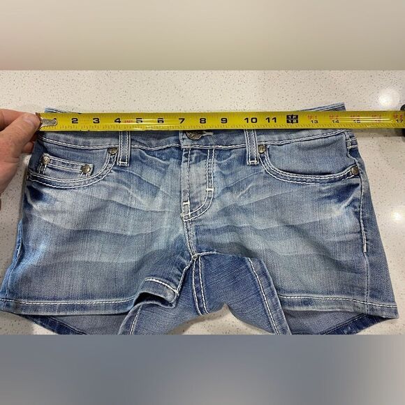 BKE Starlite Low Rise Denim Shorts 26 Stretch Distressed Embroidered EUC - Picture 10 of 12